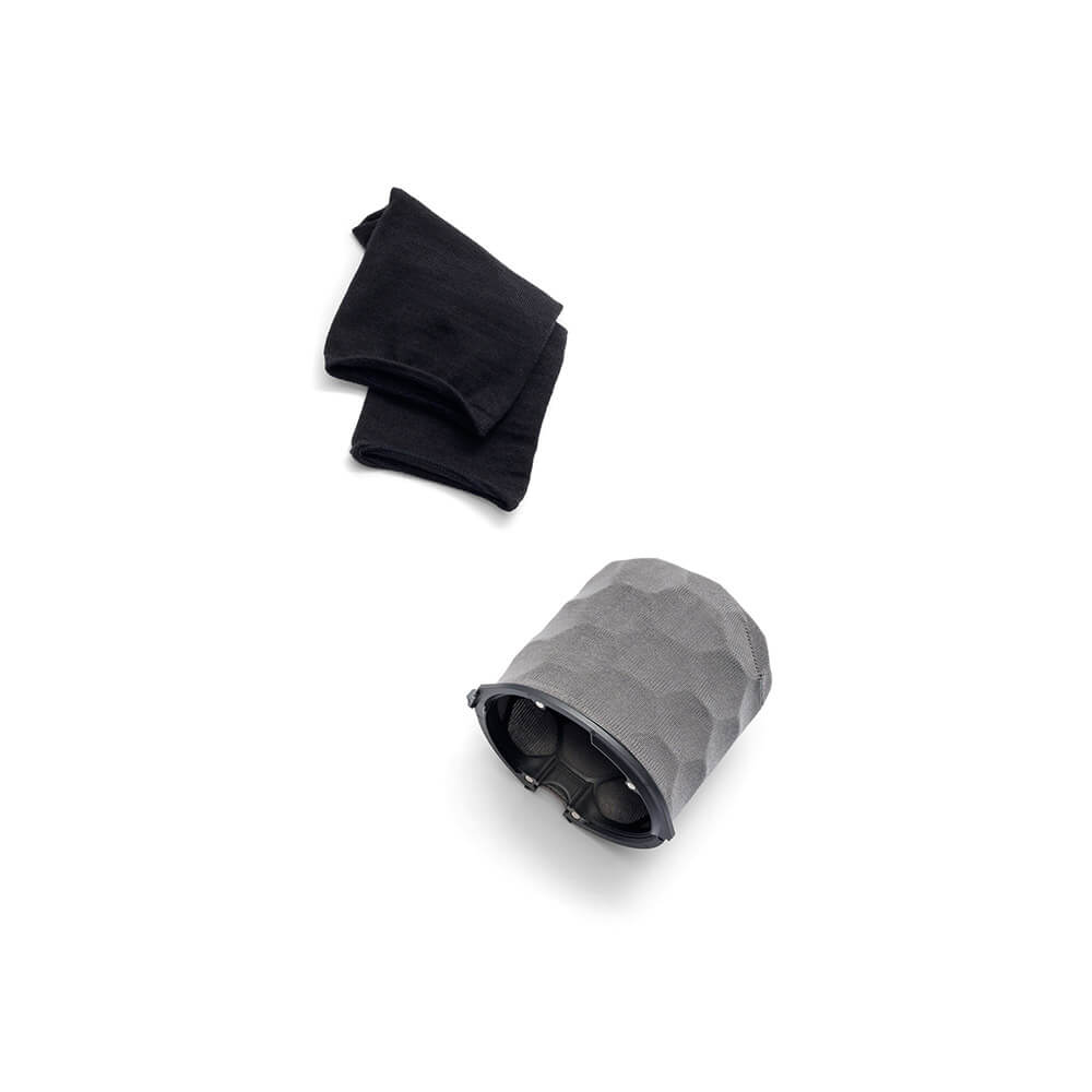 Nano-Shield Single Tube Section, Størrelse B med både grå og sorte strømper.