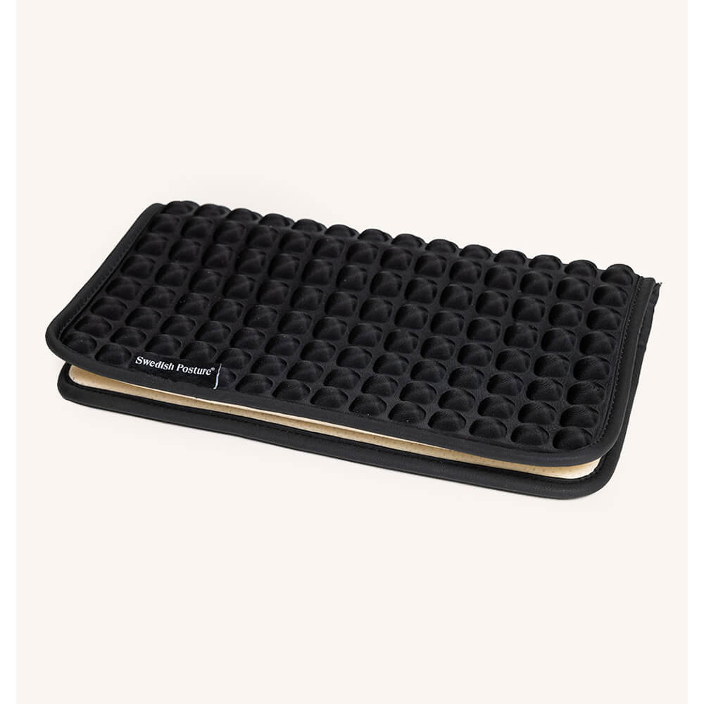 Standing or sitting mat with gel cushions